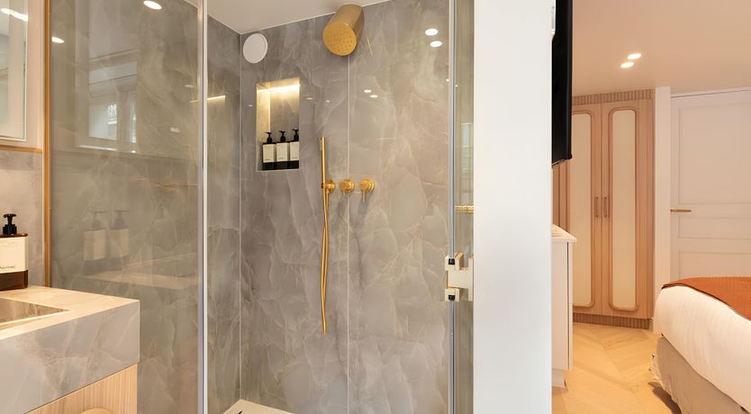 Photo of The Pearl of the Seine