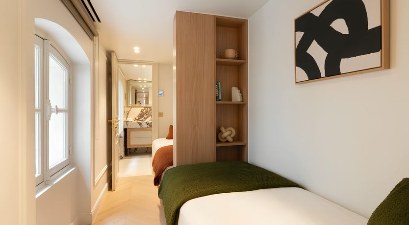 Photo of The Pearl of the Seine