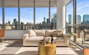 Photo of Chicago's Gemstone