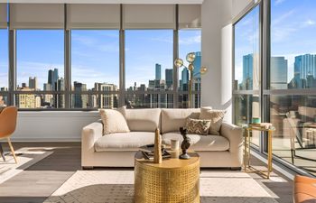 Chicago's Gemstone Holiday Home