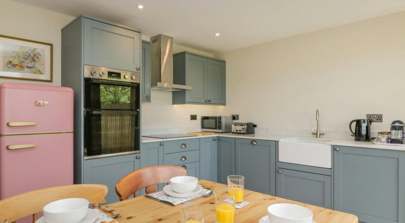 Photo of Cotswold Honey Coloured Cottage