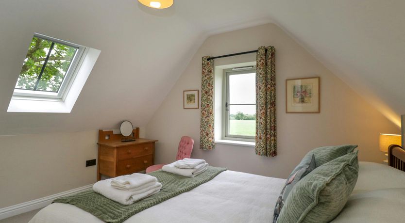 Photo of Cotswold Honey Coloured Cottage