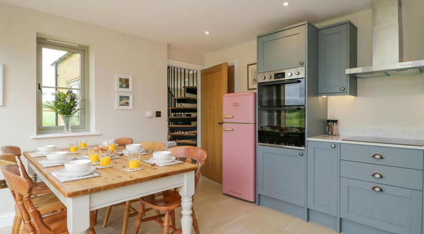 Photo of Cotswold Honey Coloured Cottage