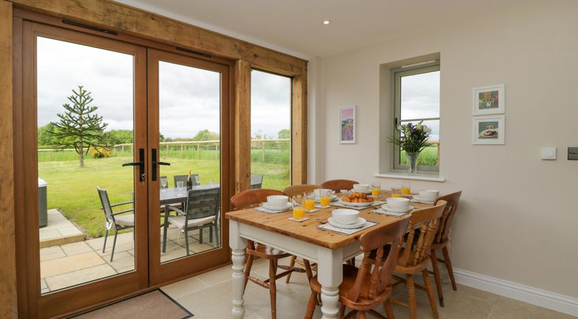Photo of Cotswold Honey Coloured Cottage