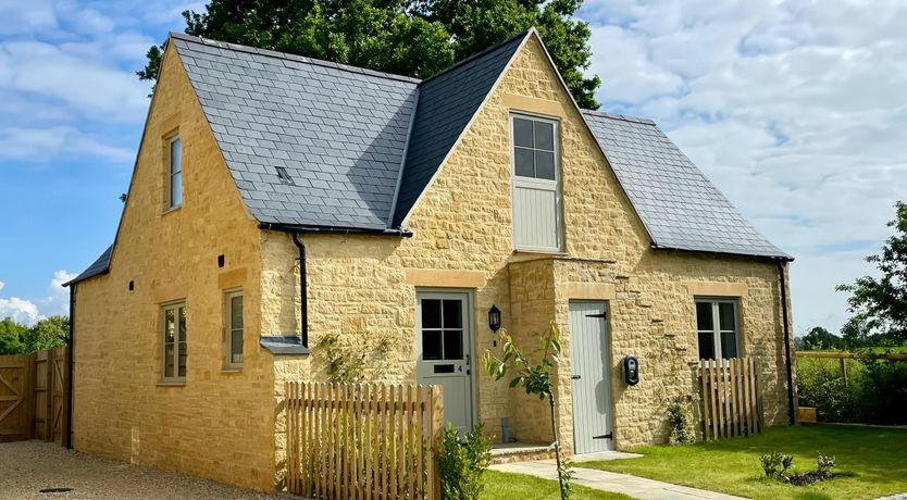 Photo of Cotswold Honey Coloured Cottage