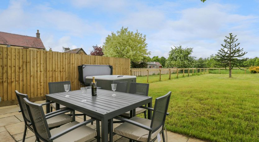 Photo of Cotswold Honey Coloured Cottage