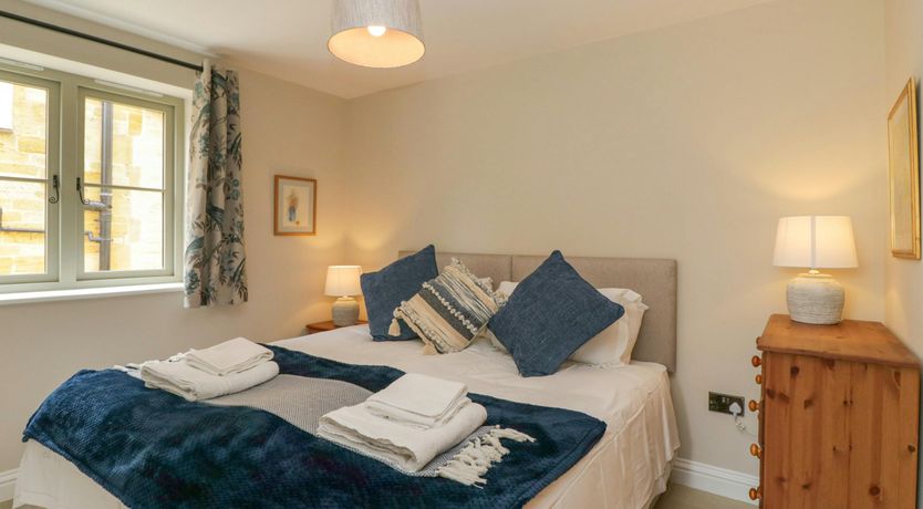 Photo of Cotswold Honey Coloured Cottage