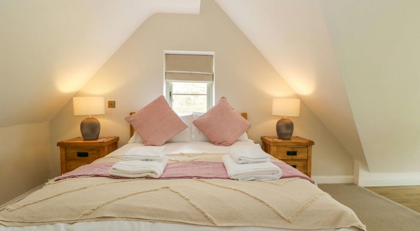 Photo of Cotswold Honey Coloured Cottage