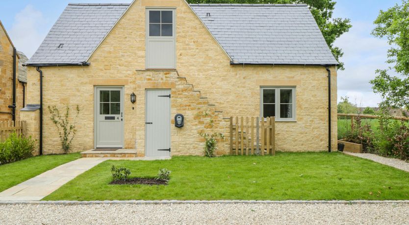 Photo of Cotswold Honey Coloured Cottage