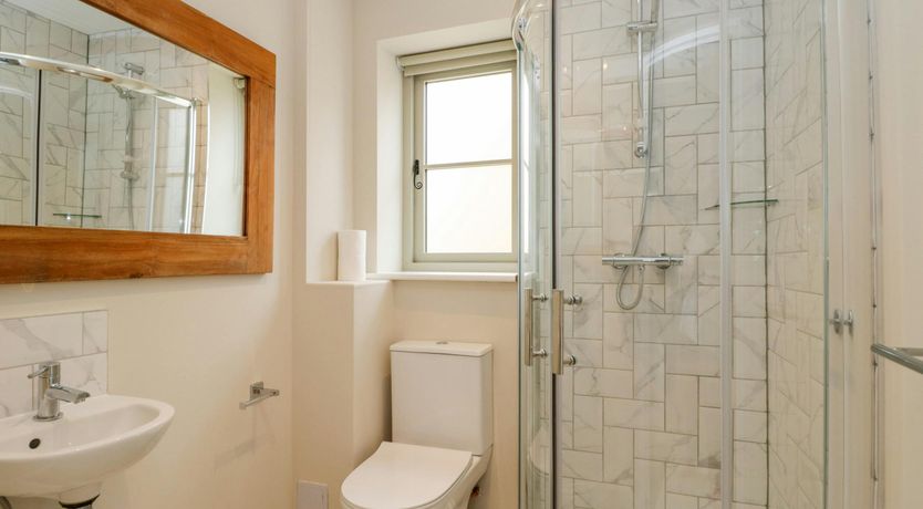 Photo of Cotswold Honey Coloured Cottage