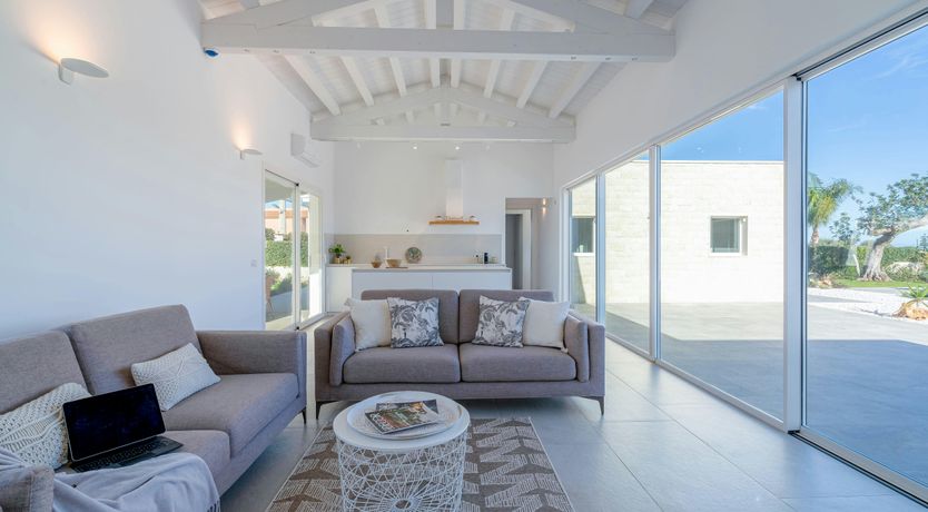 Photo of Siracusa White