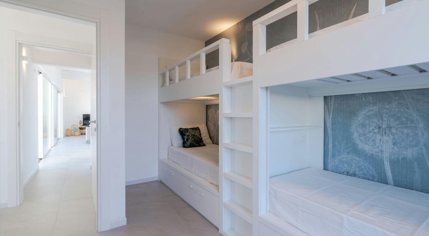 Photo of Siracusa White