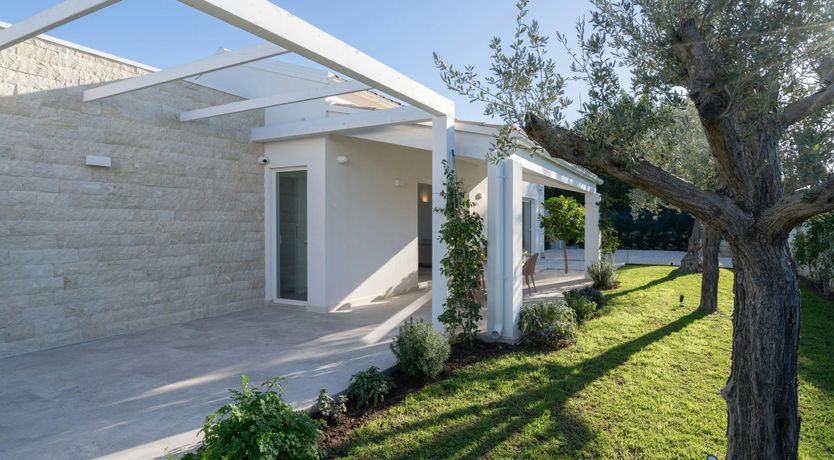 Photo of Siracusa White