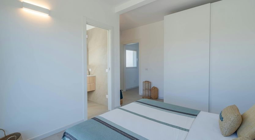 Photo of Siracusa White