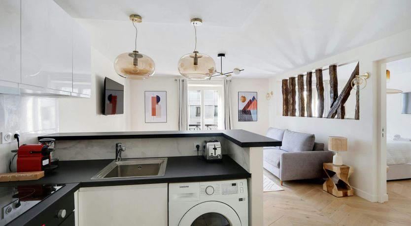 Photo of Antique Avenue