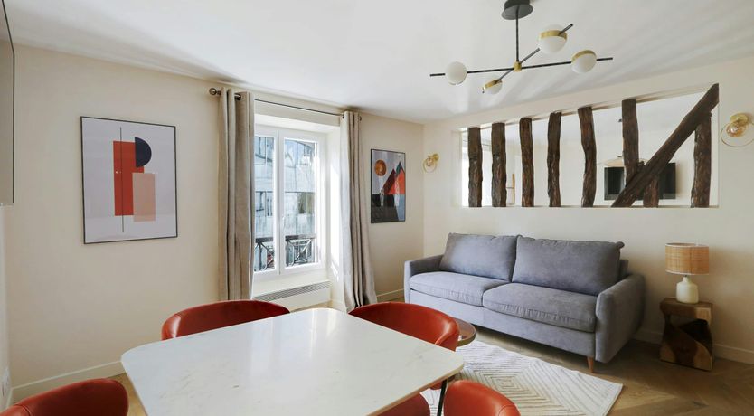 Photo of Antique Avenue