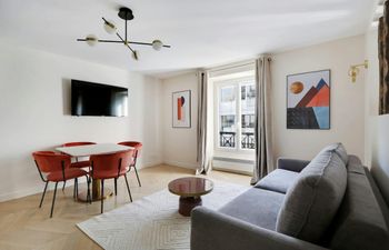 Antique Avenue Holiday Home