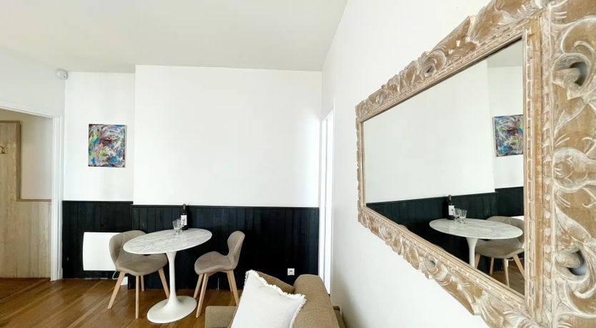 Photo of Golden Avenue