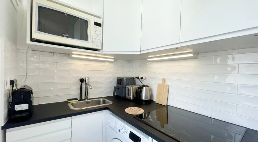 Photo of Golden Avenue