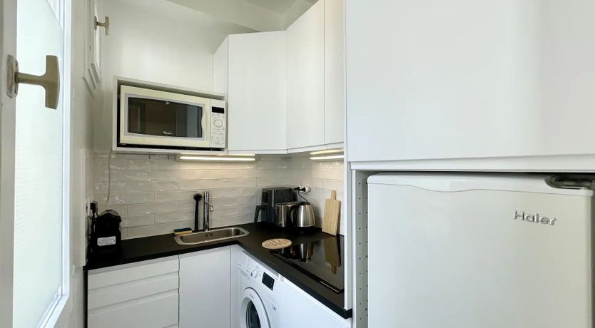 Photo of Golden Avenue