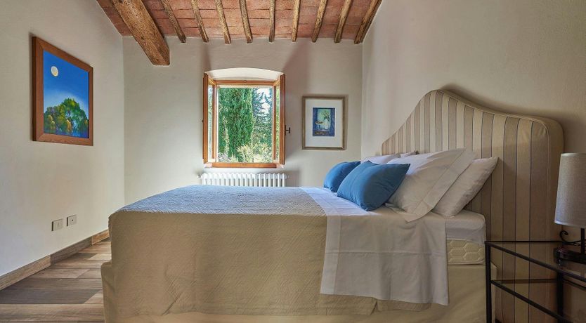 Photo of Vineyard House