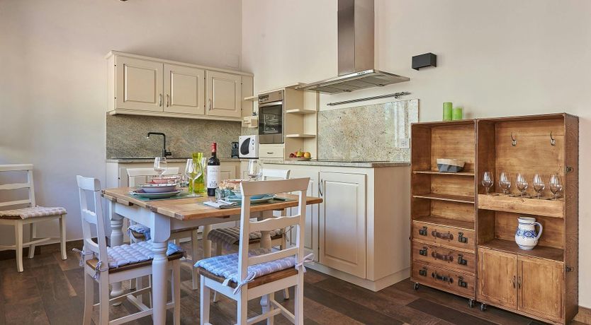 Photo of Vineyard House