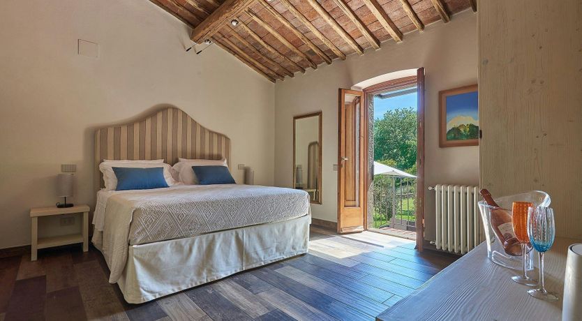 Photo of Vineyard House