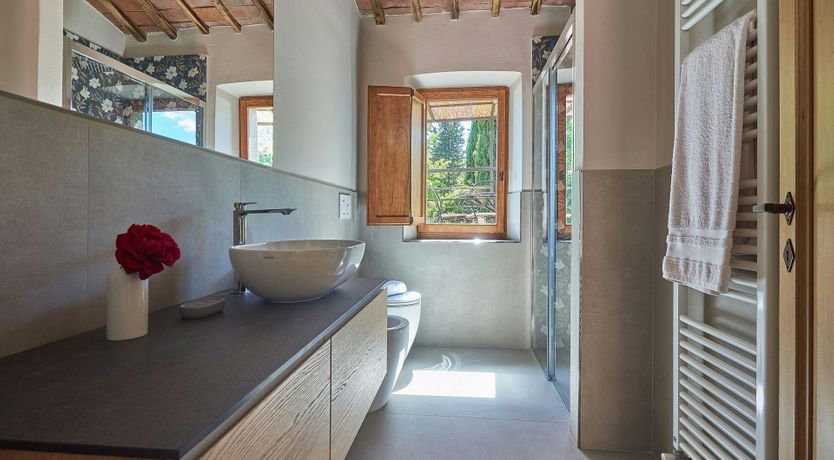 Photo of Vineyard House