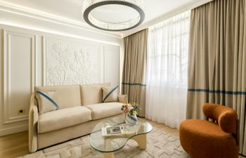 Parisian Corner Holiday Home