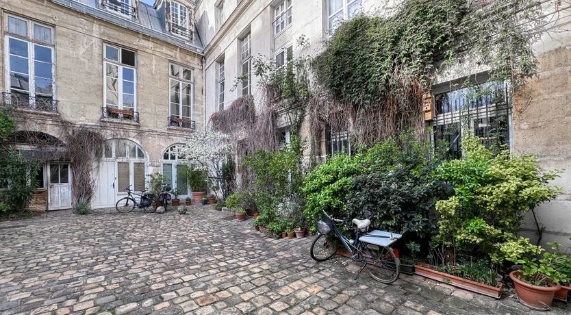 Photo of Parisian Courtyard View