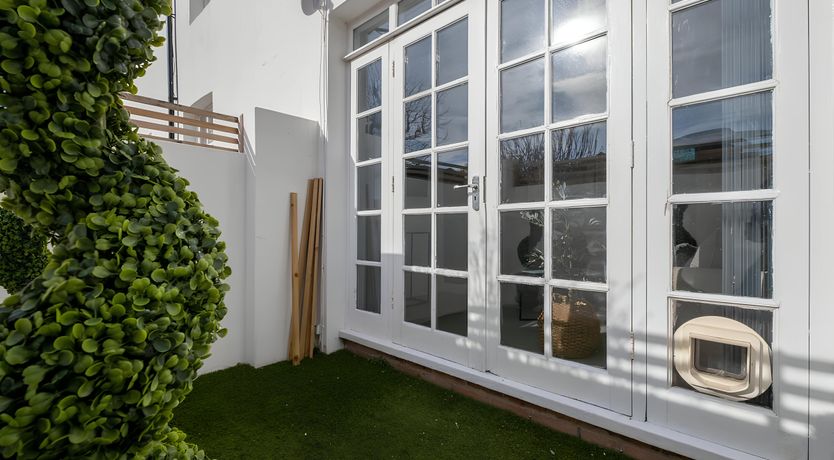 Photo of Sea & Still