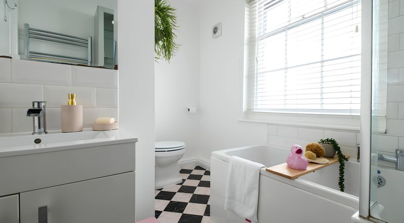 Photo of Sea & Still