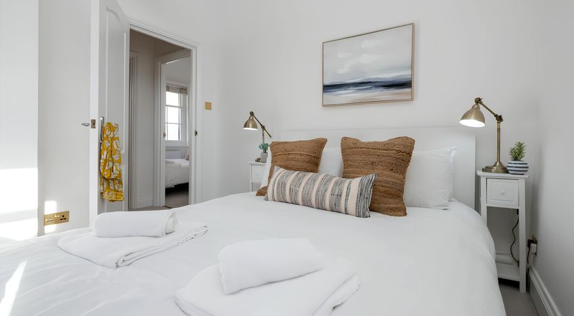 Photo of Sea & Still