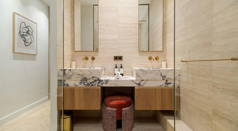 Photo of Opera's Echo