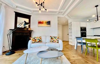Elegant Stroll Holiday Home