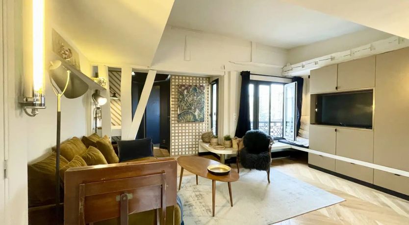 Photo of Parisian Shadow