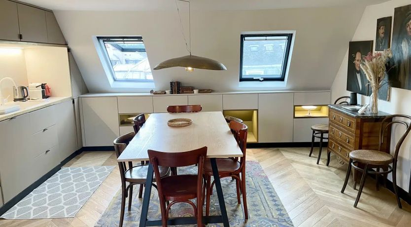 Photo of Parisian Shadow