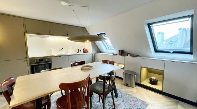 Photo of Parisian Shadow