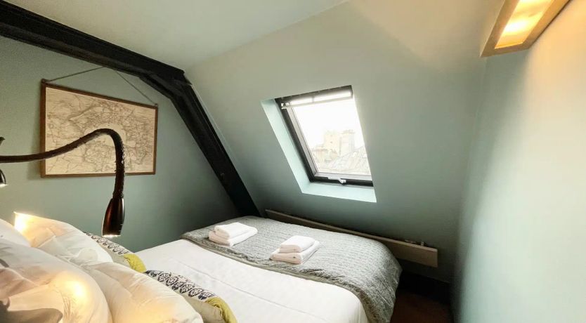 Photo of Parisian Shadow