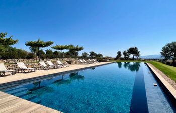 Sea Beyond the Hills Holiday Home