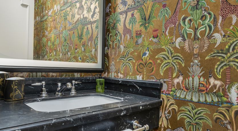 Photo of Canal & Gold