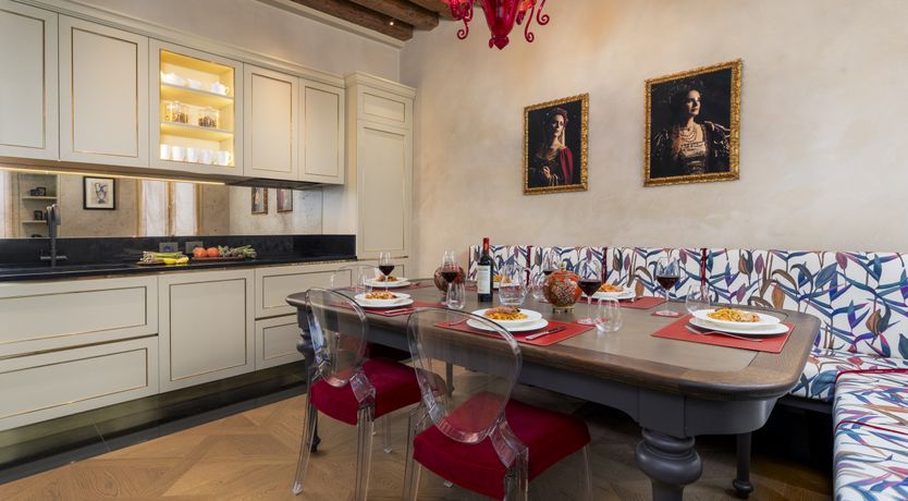 Photo of Canal & Gold