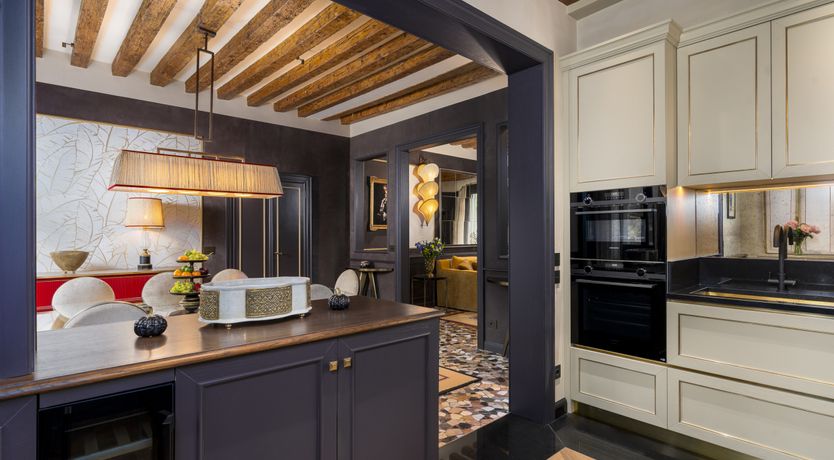 Photo of Canal & Gold