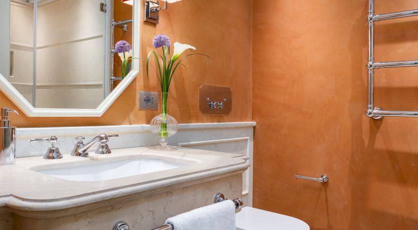 Photo of Canal & Gold