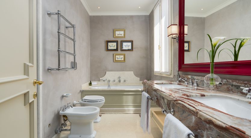 Photo of Canal & Gold