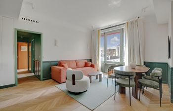 Les Toits de Paris Holiday Home