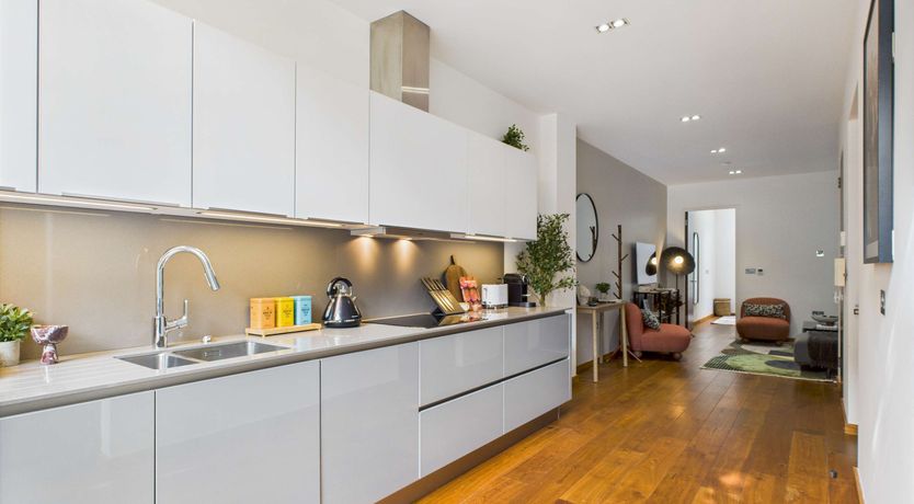 Photo of Vibrant Avenue