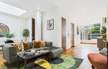 Vibrant Avenue Holiday Home
