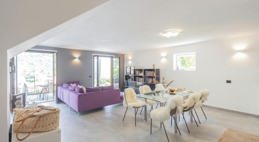 Photo of Argegno Echo