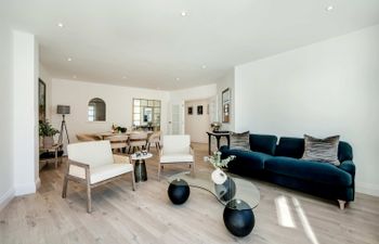 The Resident Muse Holiday Home